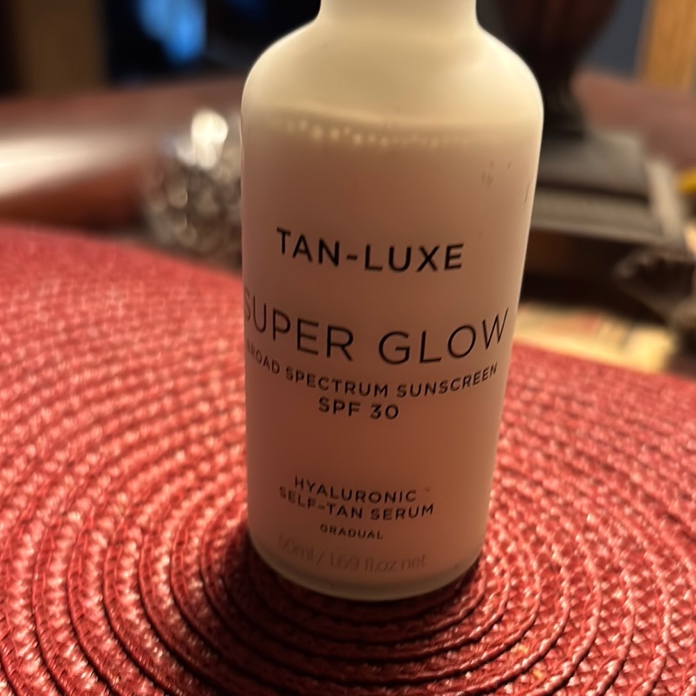 MWOT Super Glow Hyaluronic Self-Tan Serum Gradual 50ML/not in a box